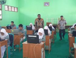 Beri Semangat dan Motivasi, Kakankemenag Aceh Singkil Pantau OSN di MAN Aceh Singkil